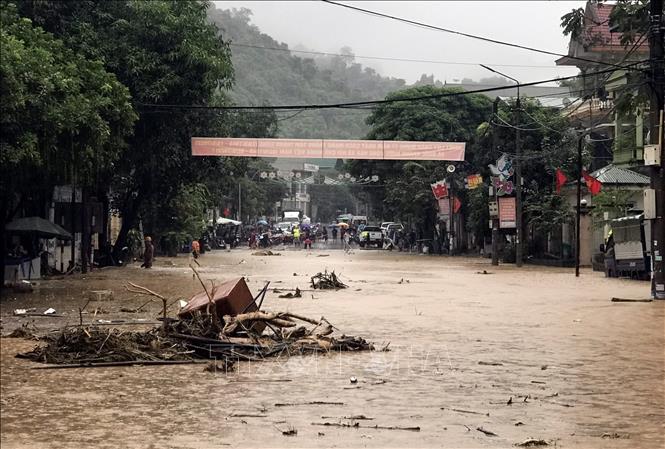 Lũ quét gây ngập lụt ở thị trấn Mường Xén, Nghệ An-1