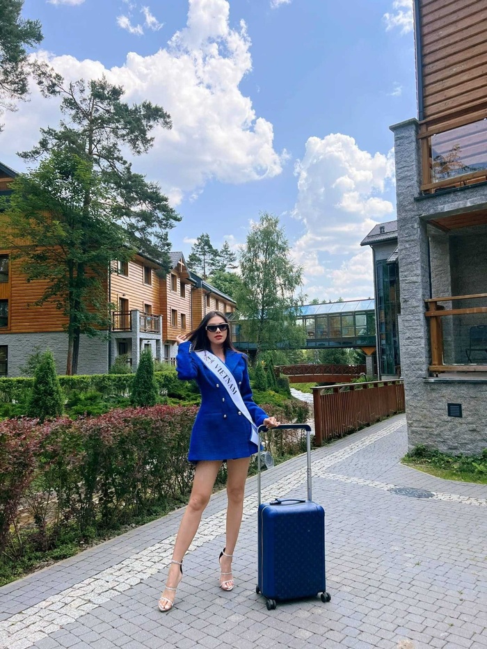 Kim Duyên nổi bần bật tại Miss Supranational nhờ chọn toàn outfit tông màu nổi-3