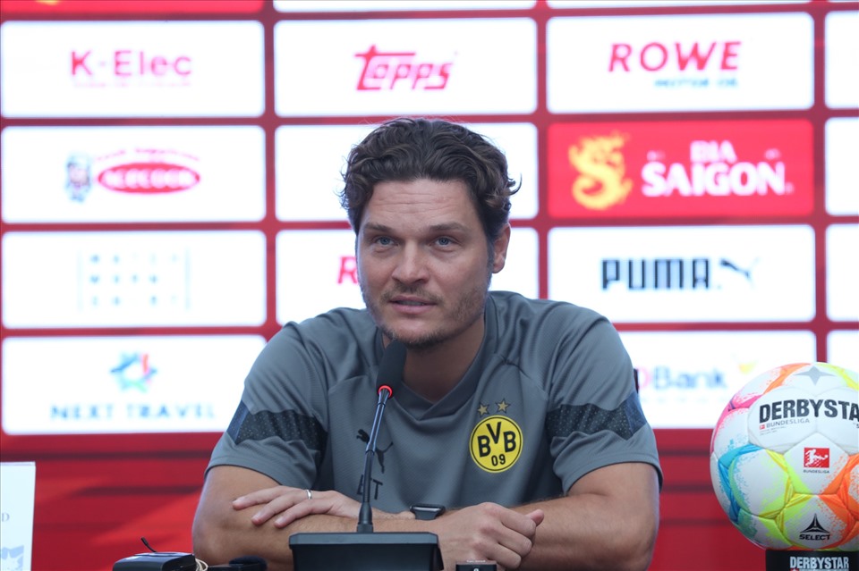HLV Dortmund: Sẽ không dễ dàng khi đối đầu với tuyển Việt Nam-1