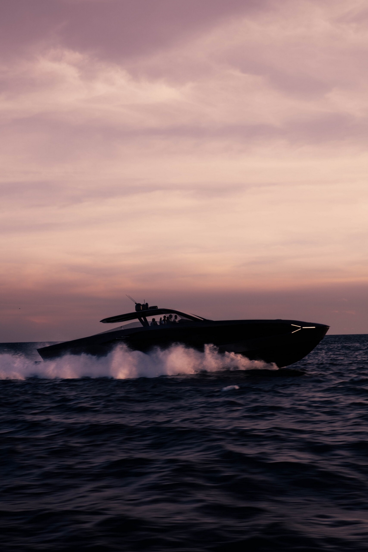 Cận cảnh siêu du thuyền Tecomar Lamborghini 63 4.000 mã lực-8