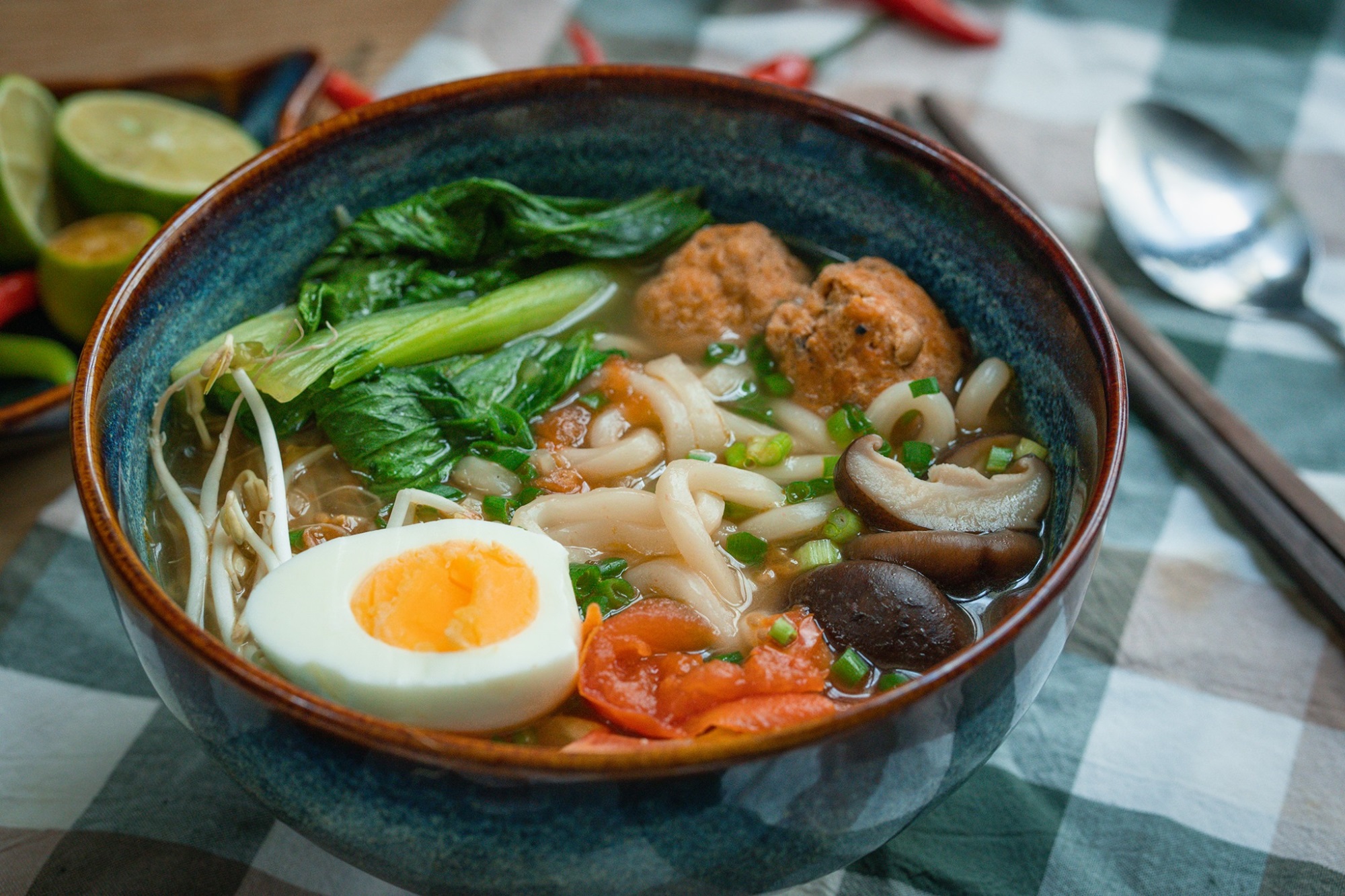 Sáng nay ăn gì: Kết hợp nguyên liệu món Việt vào ẩm thực Nhật - Udon chả cua Huế thanh mát!-1