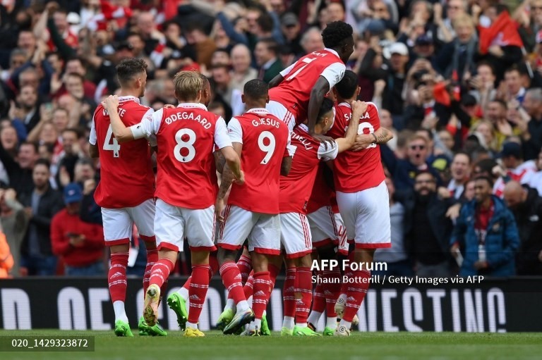 Thắng Tottenham, Arsenal chắc ngôi đầu sau vòng 9 Premier League-1