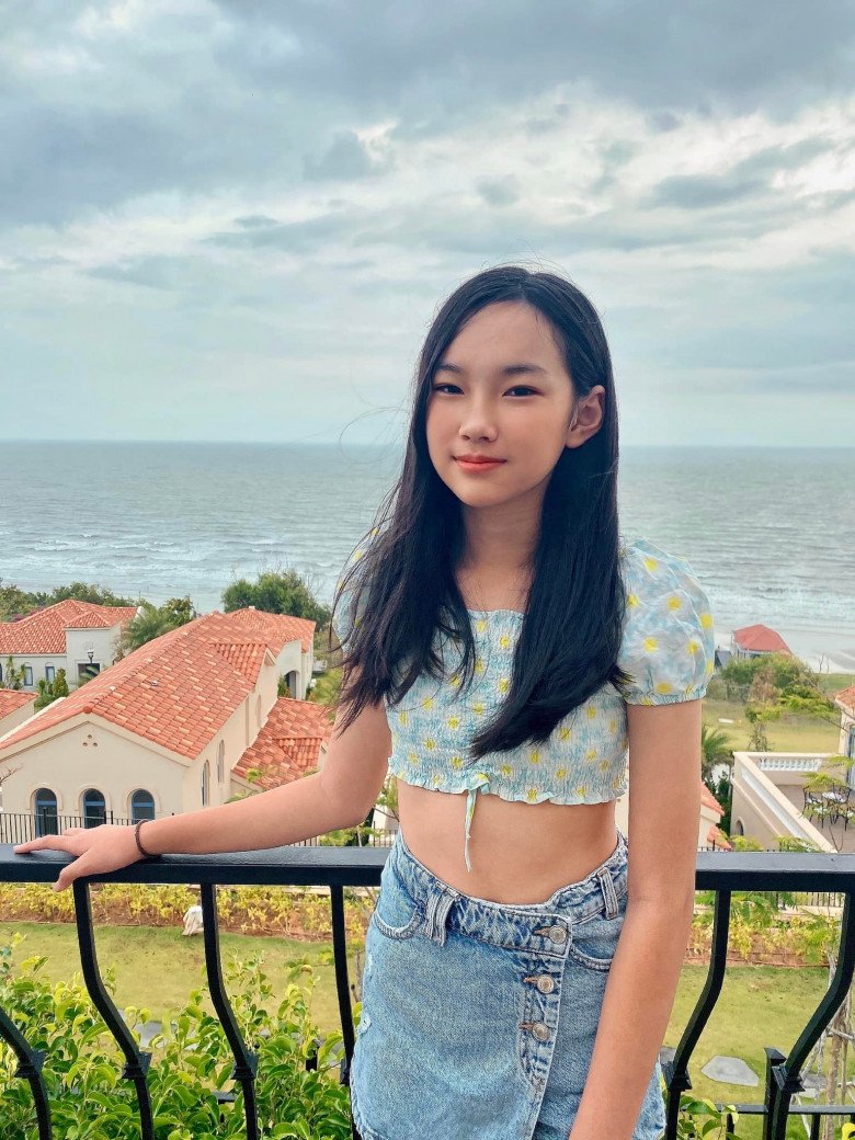 Siêu mẫu Bắc Ninh lấy con tỷ phú Mỹ, con gái 14 tuổi mặt xinh chân dài thừa hưởng gen mẹ-4