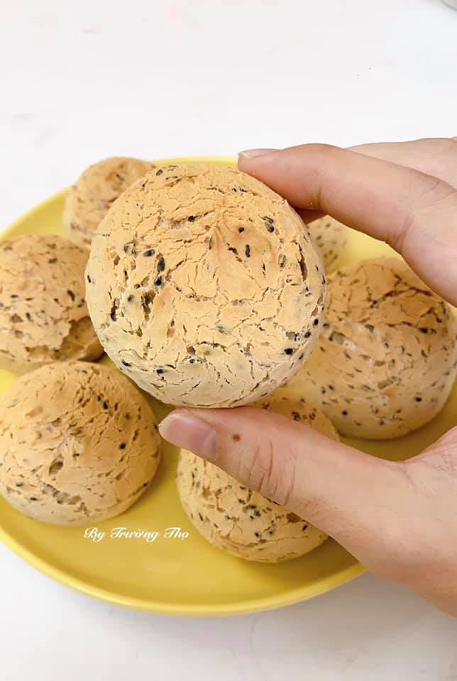 Chỉ với 3 bước đơn giản đã có ngay những chiếc bánh mì mè đen Hàn Quốc cực thơm ngon-2