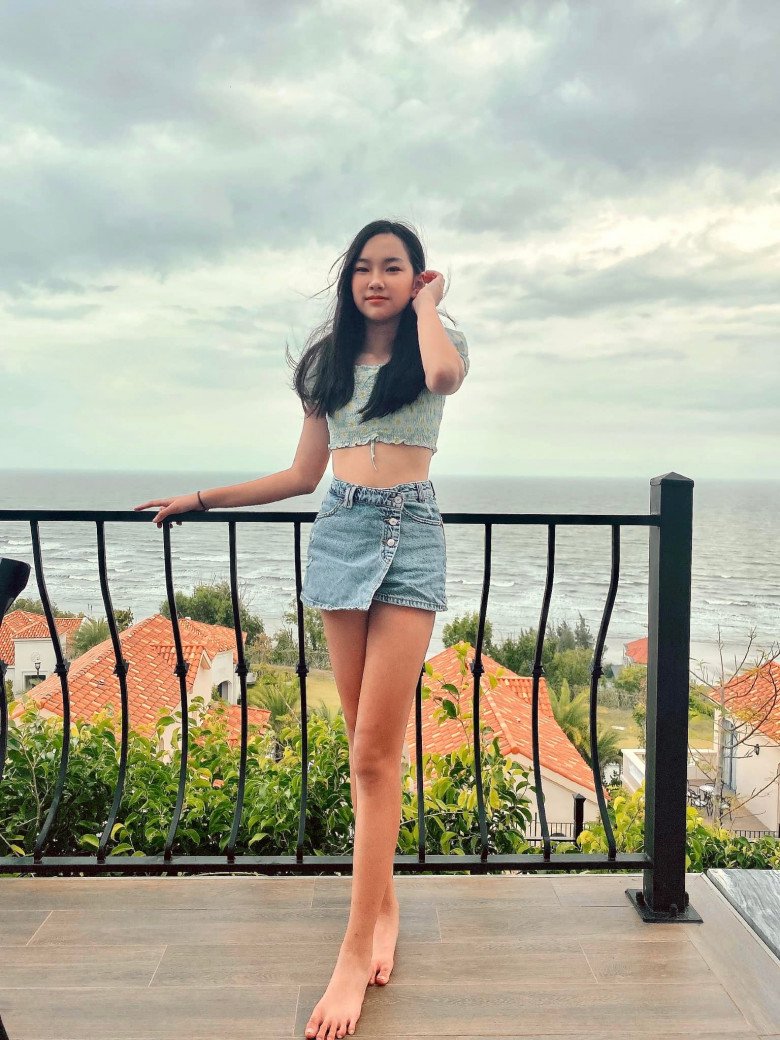 Siêu mẫu Bắc Ninh lấy con tỷ phú Mỹ, con gái 14 tuổi mặt xinh chân dài thừa hưởng gen mẹ-3