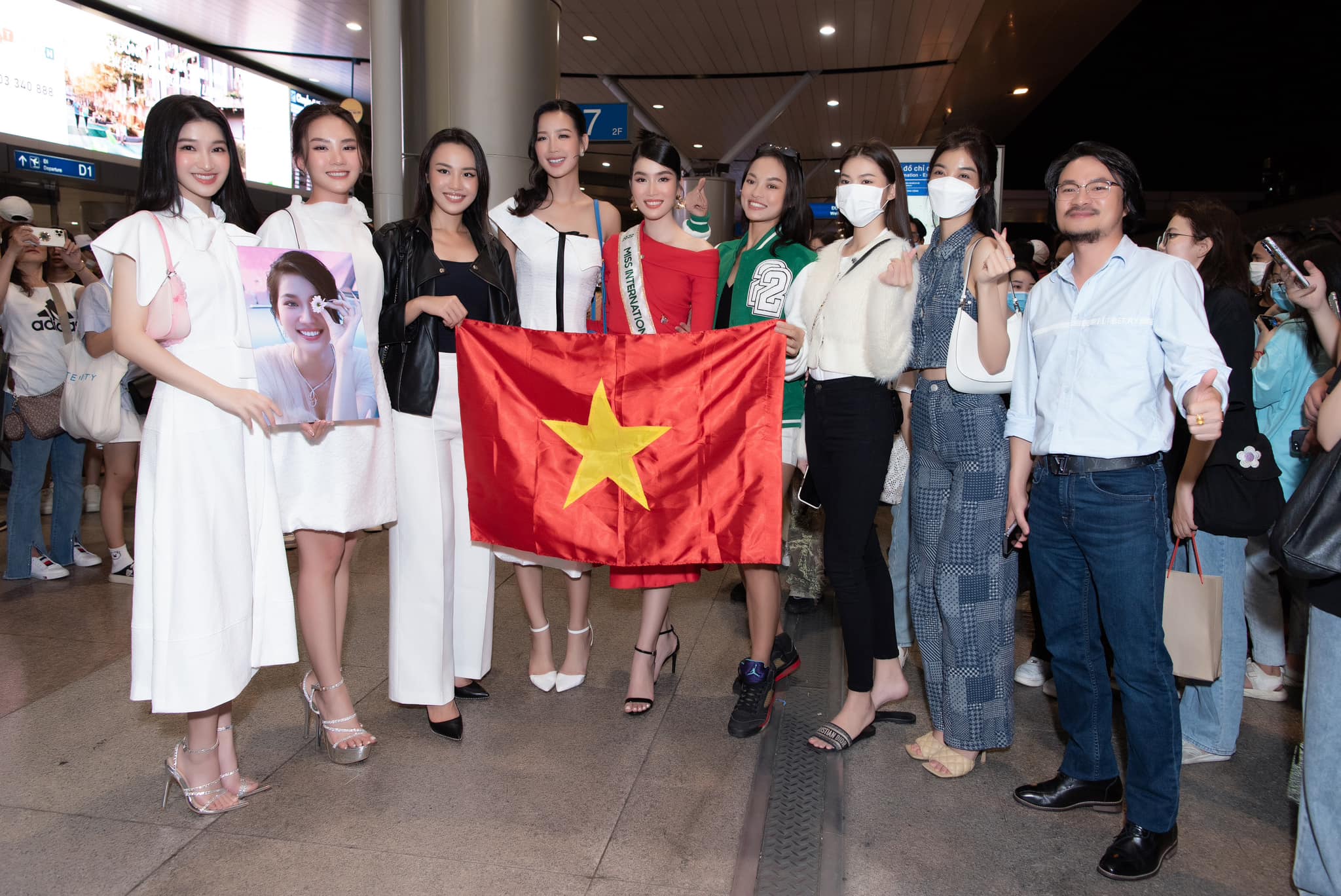 Dàn Hoa hậu, Á hậu tiễn Phương Anh lên đường thi Miss International 2022-8