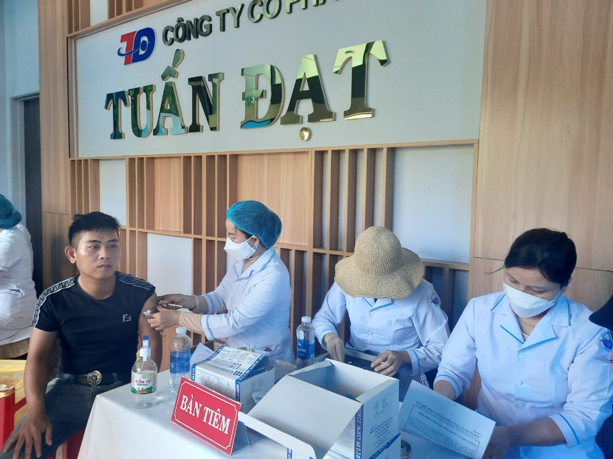 Quảng Nam: Phát động tiêm vaccine phòng Covid-19 cho công nhân lao động-1