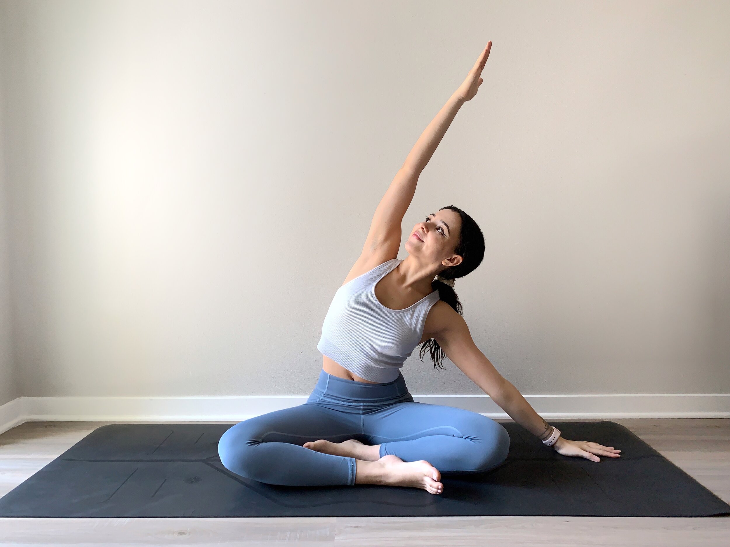 6 bài tập yoga chỉ 10 phút giúp bạn giảm cân nhanh hơn, hiệu quả không cần đi gym-6