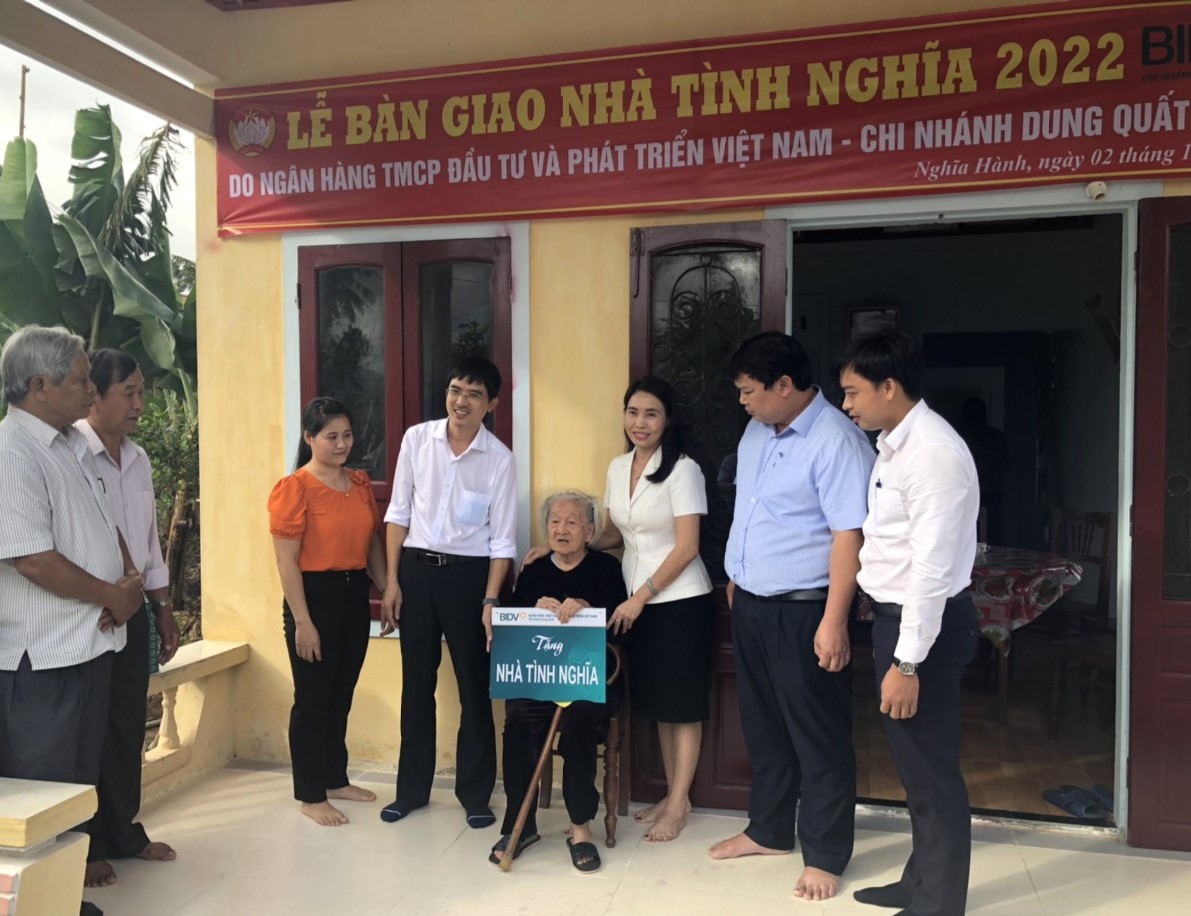 Quảng Ngãi: Bàn giao nhà tình nghĩa tặng Mẹ Việt Nam anh hùng-2