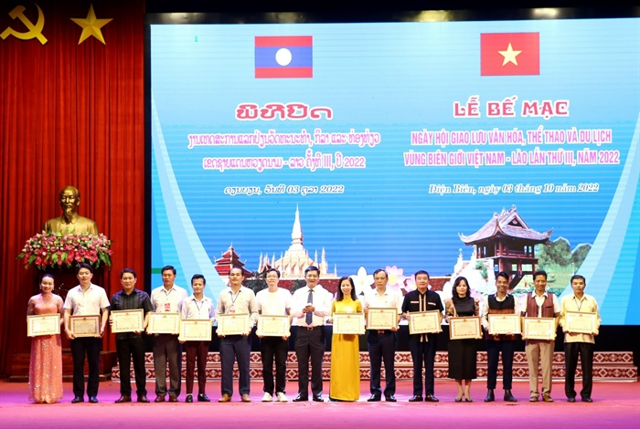 Bế mạc Ngày hội VHTTDL các dân tộc vùng biên giới Việt Nam - Lào-8