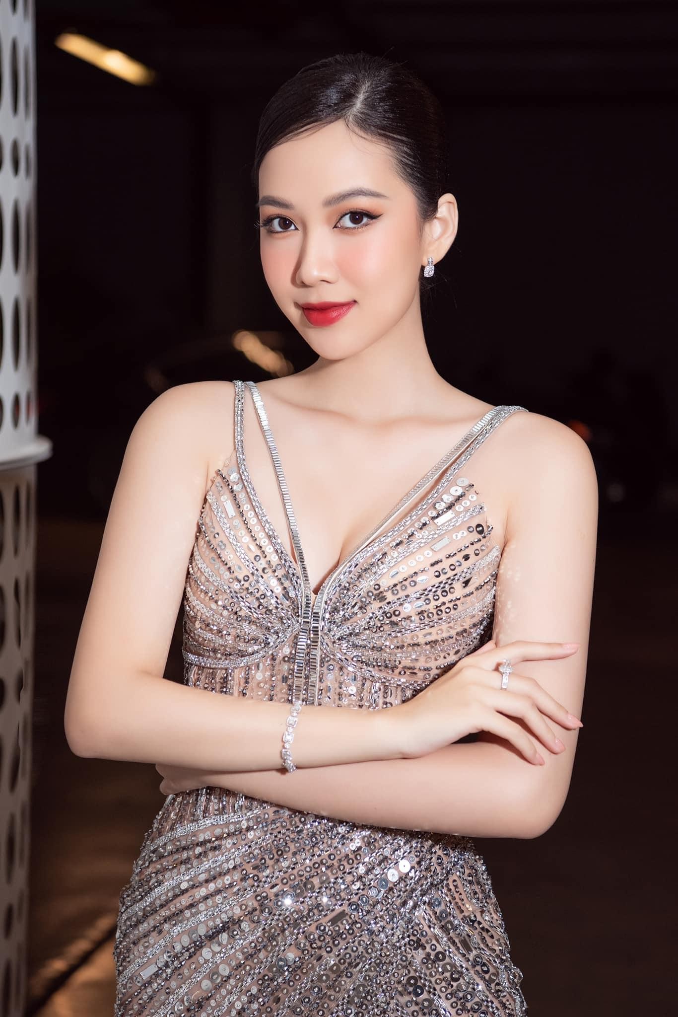 Mỹ nhân có làn da đẹp nhất Hoa hậu Việt Nam 2020 tái xuất nóng bỏng sau lễ ăn hỏi bí mật-2