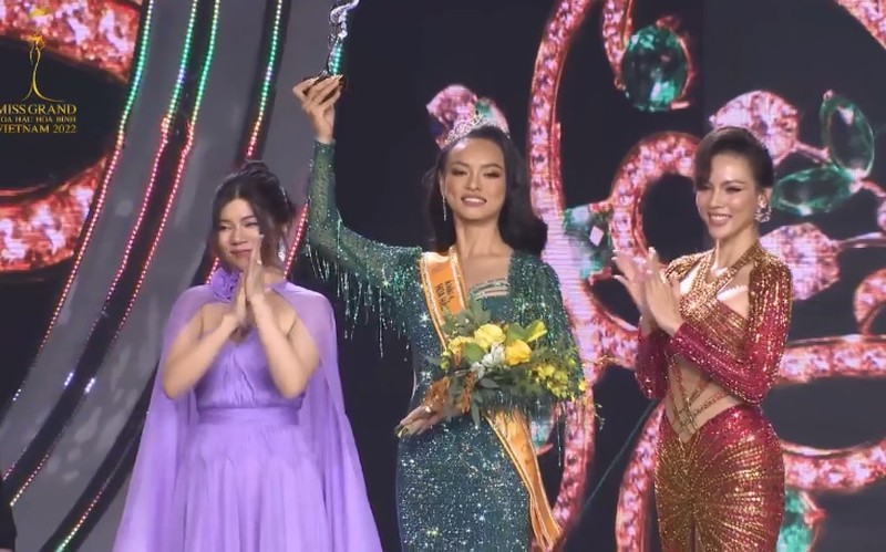 Đoàn Thiên Ân đăng quang Hoa hậu Hòa bình Việt Nam 2022-5