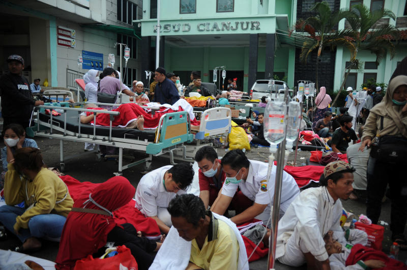Động đất ở Indonesia: Số người chết tăng hơn 160, người dân khổ sở tìm nơi điều trị-2