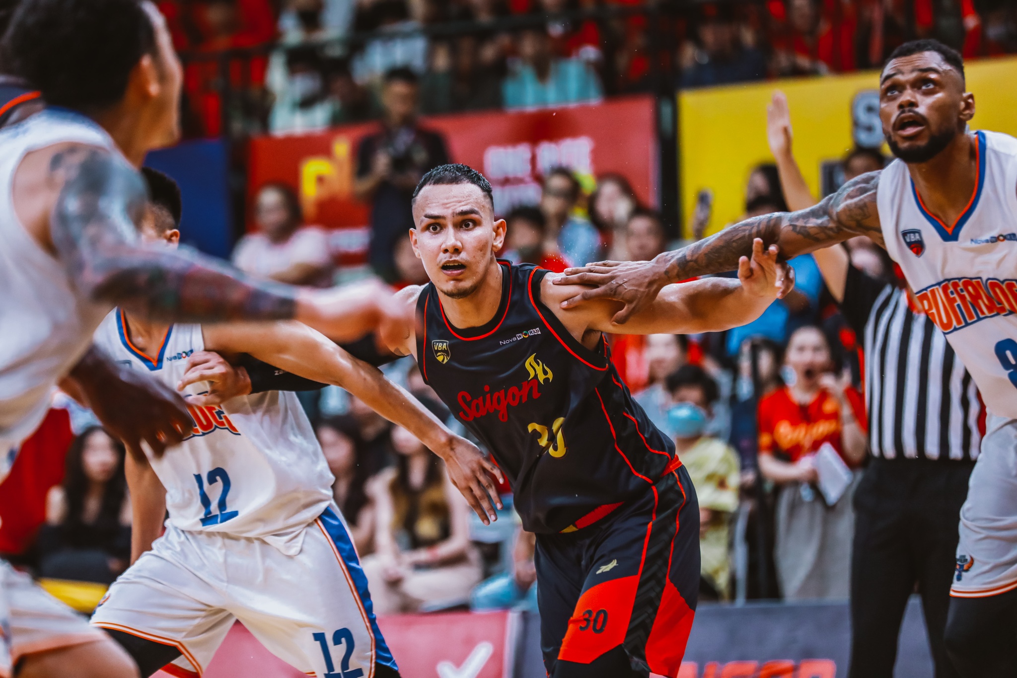Saigon Heat thể hiện đẳng cấp ở giải bóng rổ VBA 2022-1