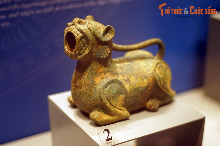 Soi vật dụng lạ lùng dành cho quý ông Việt 2.000 năm trước-4