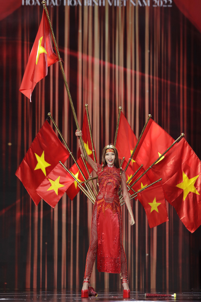 Những bộ trang phục văn hóa dân tộc ấn tượng tại Miss Grand Vietnam 2022-14