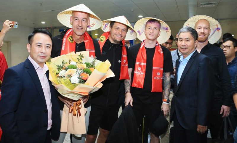 Dàn sao đội tuyển Dortmund đến Hà Nội, sẵn sàng thi đấu với đội tuyển Việt Nam-1