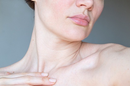 Phát hiện mới về nguyên nhân hình thành nếp nhăn trên cổ phụ nữ-1