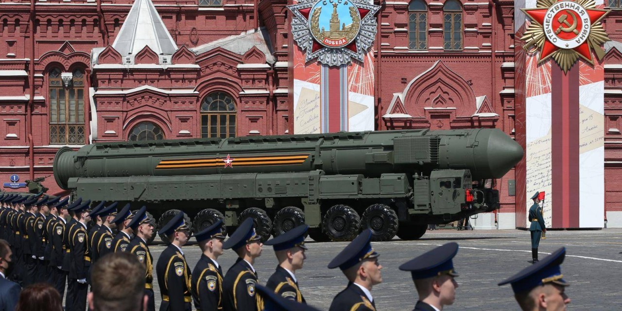 Phương Tây cảnh báo trả đũa nếu Nga dùng vũ khí hạt nhân-cover-img
