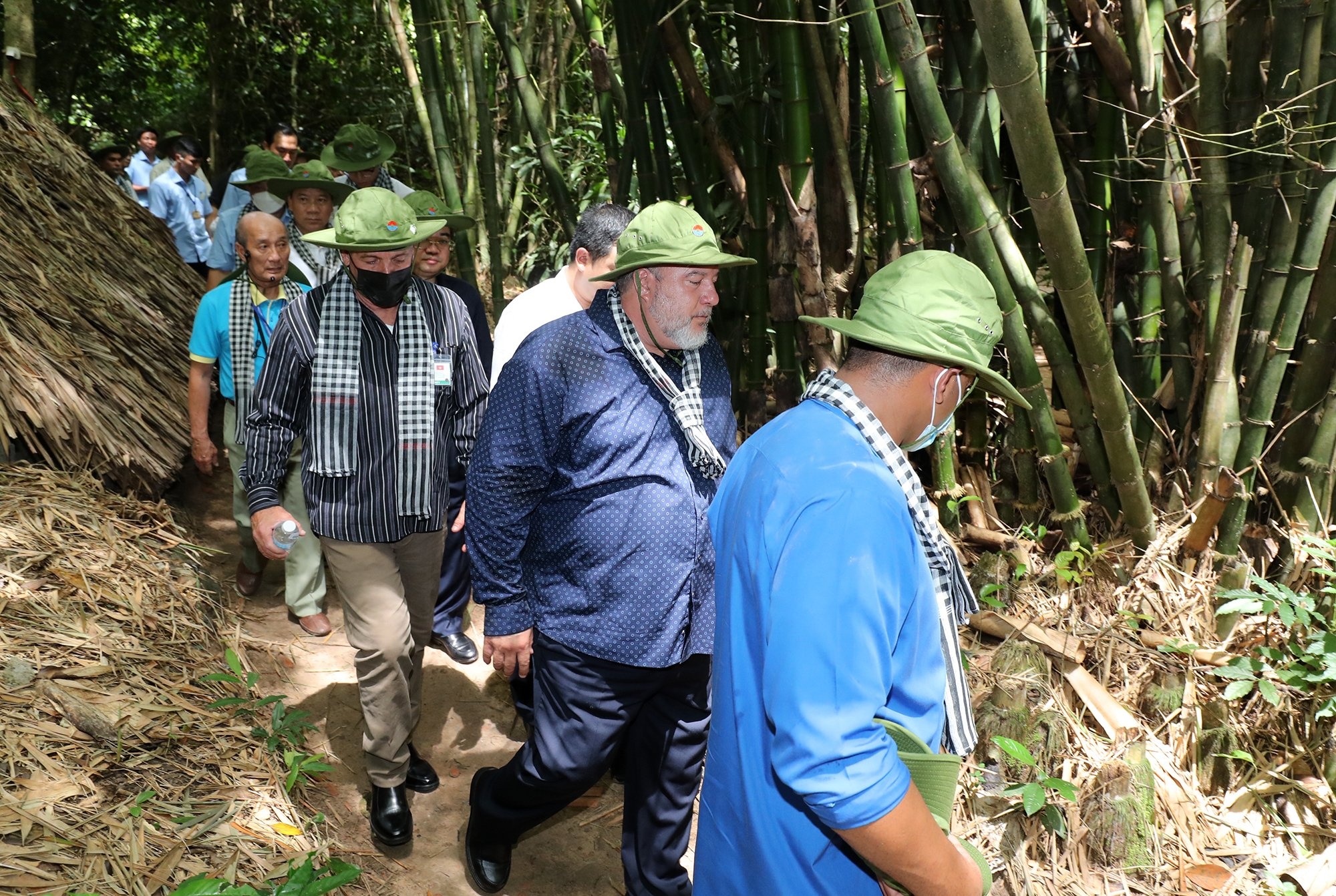 Thủ tướng Cuba thăm khu di tích Địa đạo Củ Chi-2