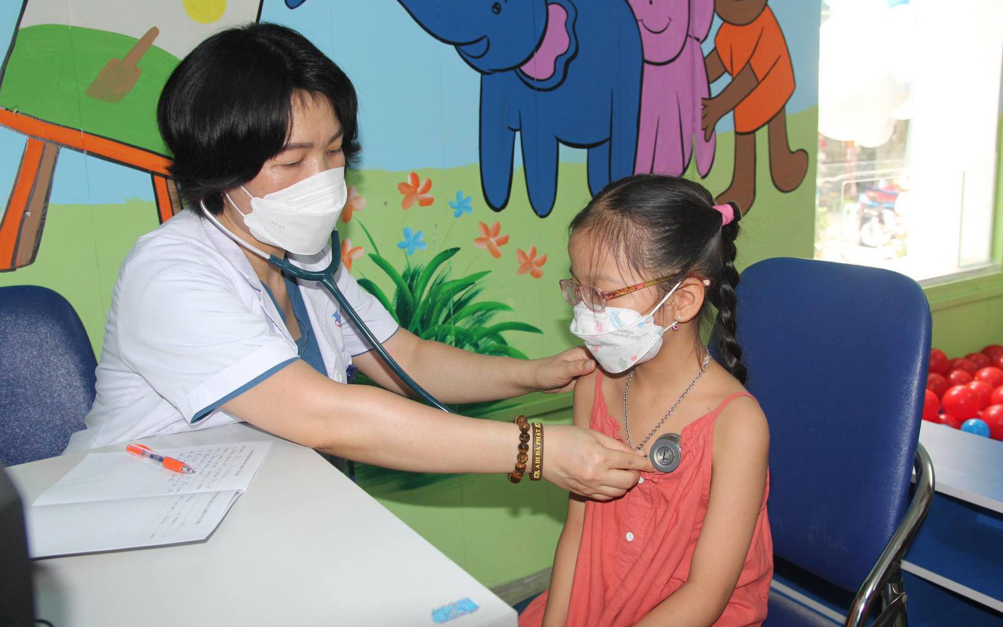 Cúm A tăng: Bộ Y tế yêu cầu xử lý nghiêm việc găm hàng, 'thổi giá'-3