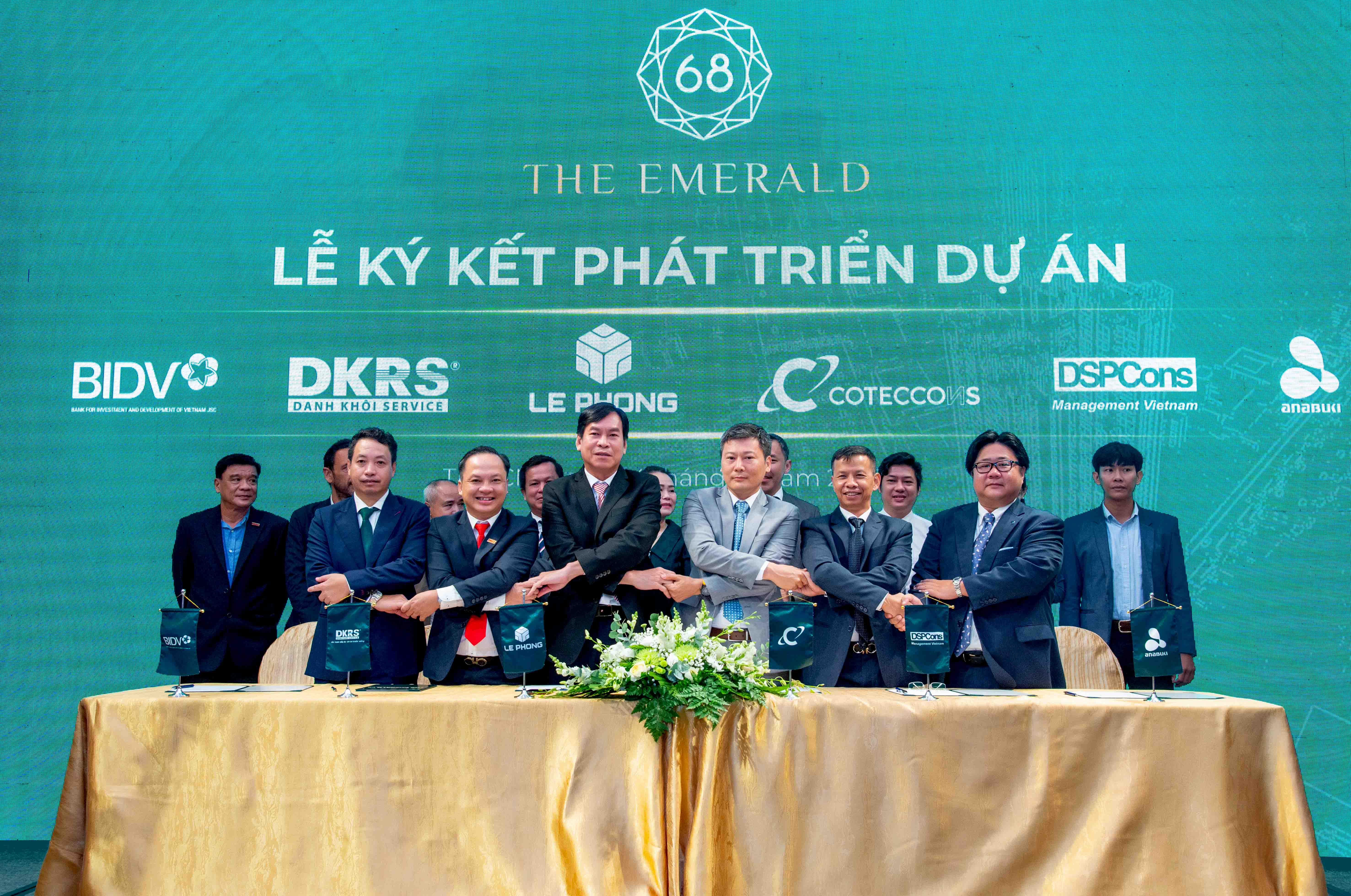 Lễ ký kết phát triển dự án căn hộ cao cấp The Emerald 68-1
