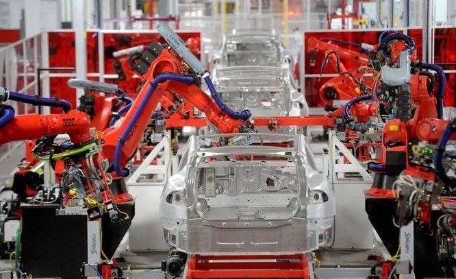 Tesla tuyên bố sẵn sàng ra mắt công chúng robot hình người Optimus-3