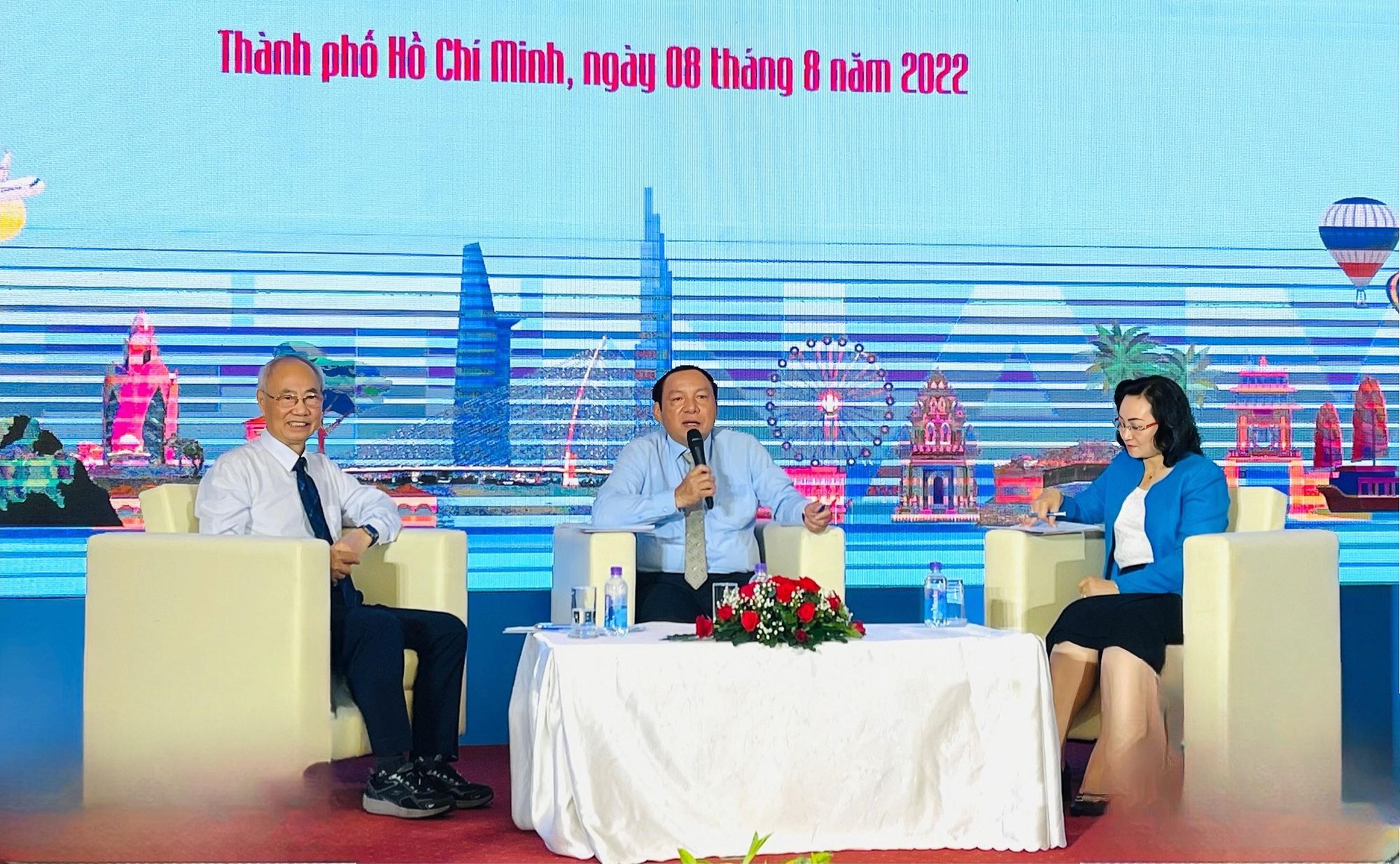 Bộ trưởng Nguyễn Văn Hùng: “Du lịch phải gắn chặt chẽ với yếu tố văn hóa, phải khai thác triệt để nguồn tài nguyên văn hóa đa dạng của Việt Nam”-3