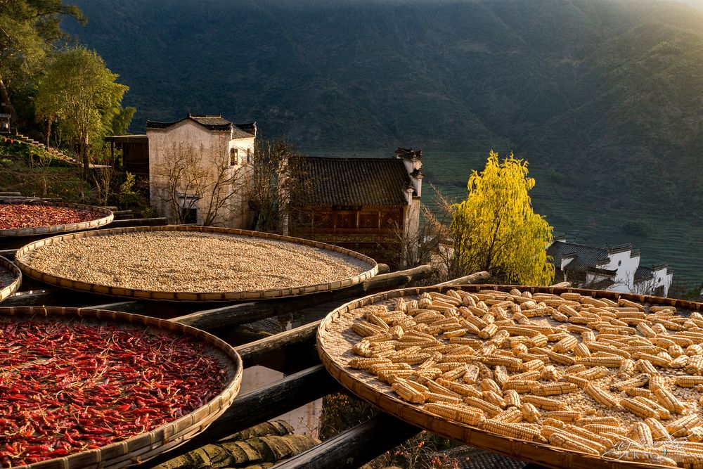 Ngôi làng cổ Trung Quốc lấy thực phẩm phơi khô làm điểm nhấn du lịch-9