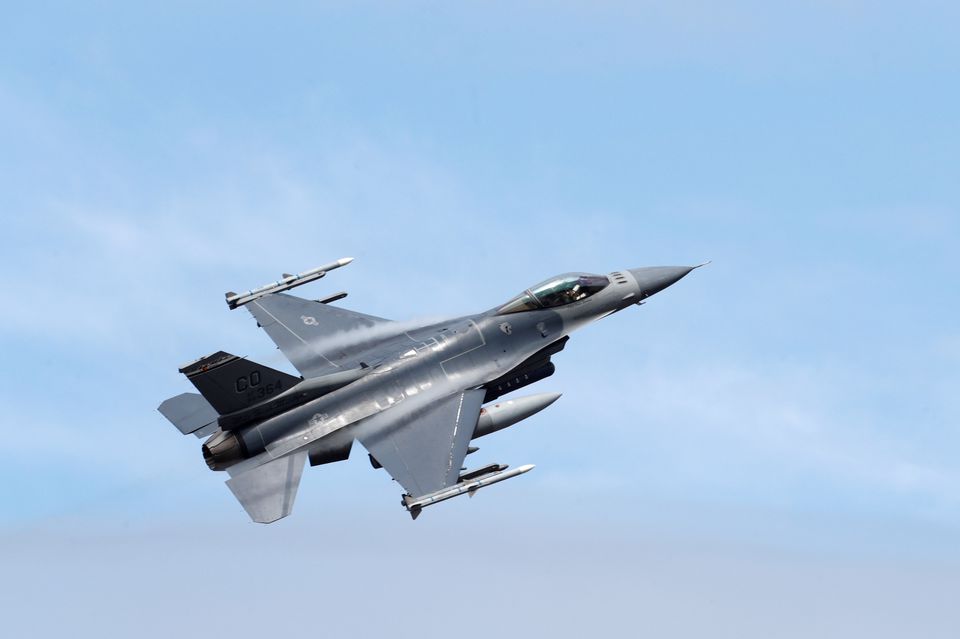 Cung cấp chiến đấu cơ F-16 cho Ukraine: Tổng thống Mỹ nói 'không' và nhận định của chuyên gia-1