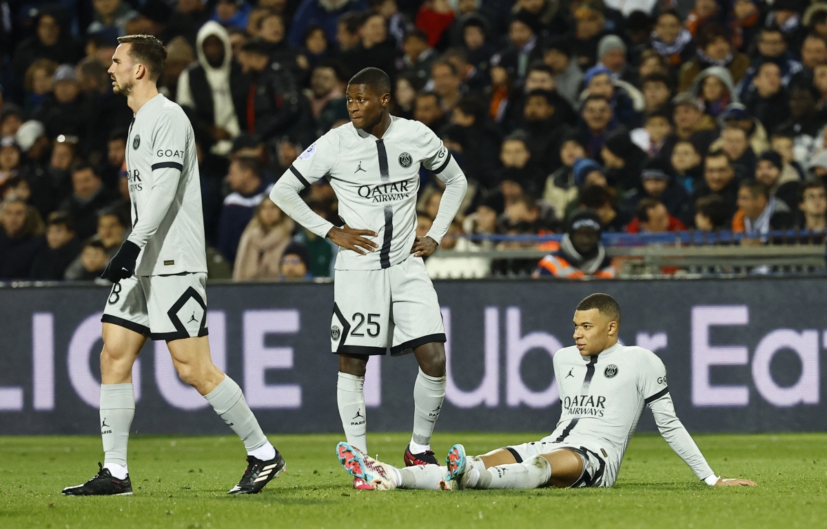 Mbappe gặp vận xui, Messi "giải cứu'' PSG trên sân Montpellier-7