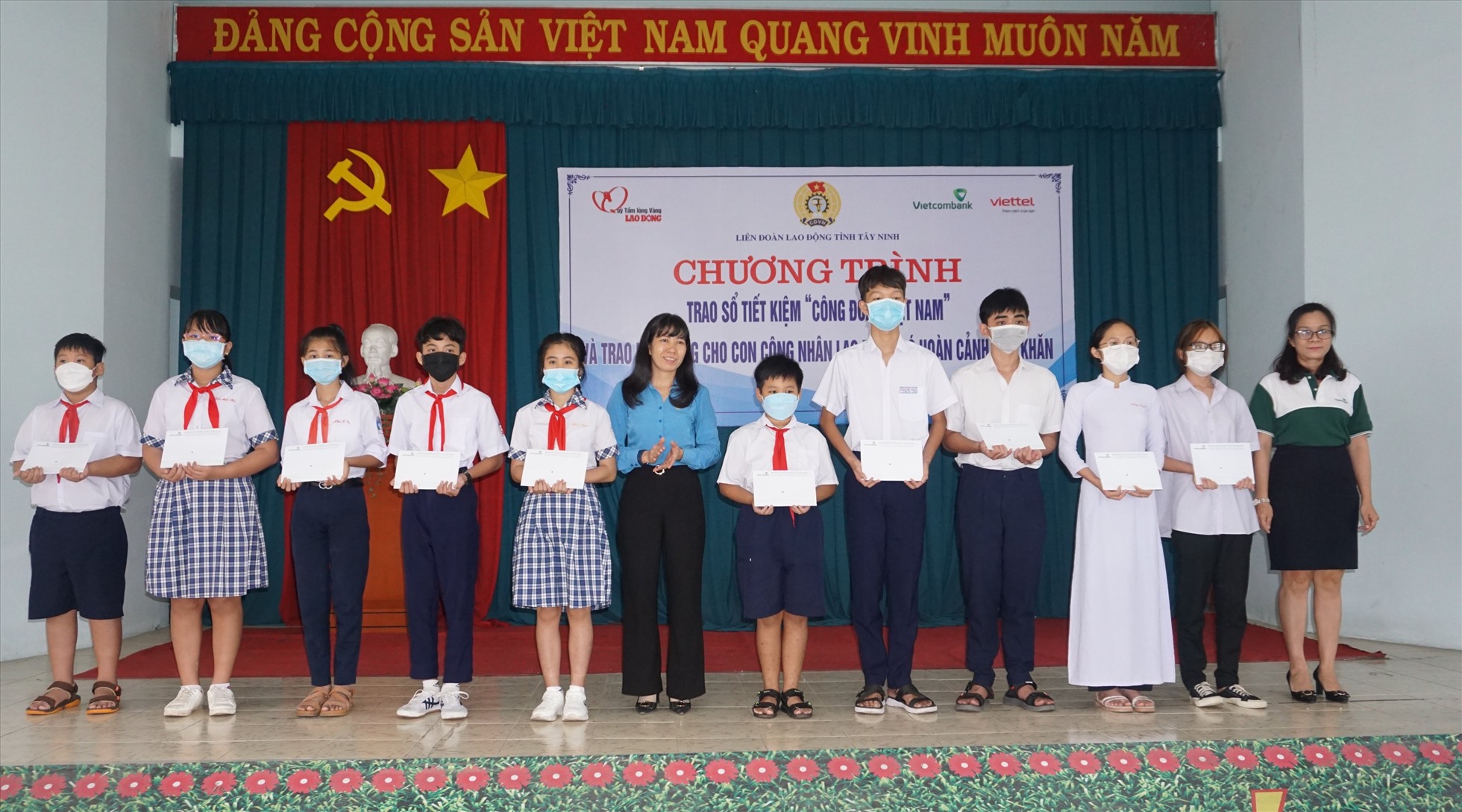 Chung tay chăm lo cho con công nhân, lao động khó khăn ở Tây Ninh-3