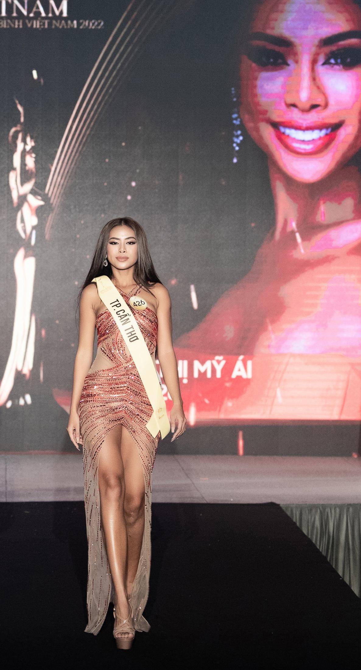 Mai Ngô, Quỳnh Châu tung chiêu catwalk độc đáo tại lễ nhận sash của Miss Grand Vietnam 2022-7