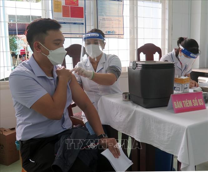 Người dân Phú Yên chủ động tiêm mũi tăng cường vaccine phòng COVID-19-1