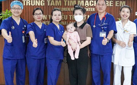 Bệnh nhi nhập viện tăng, nhiều bệnh viện Hà Nội quá tải-3