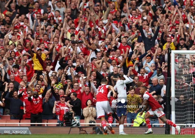 Thắng Tottenham, Arsenal chắc ngôi đầu sau vòng 9 Premier League-4