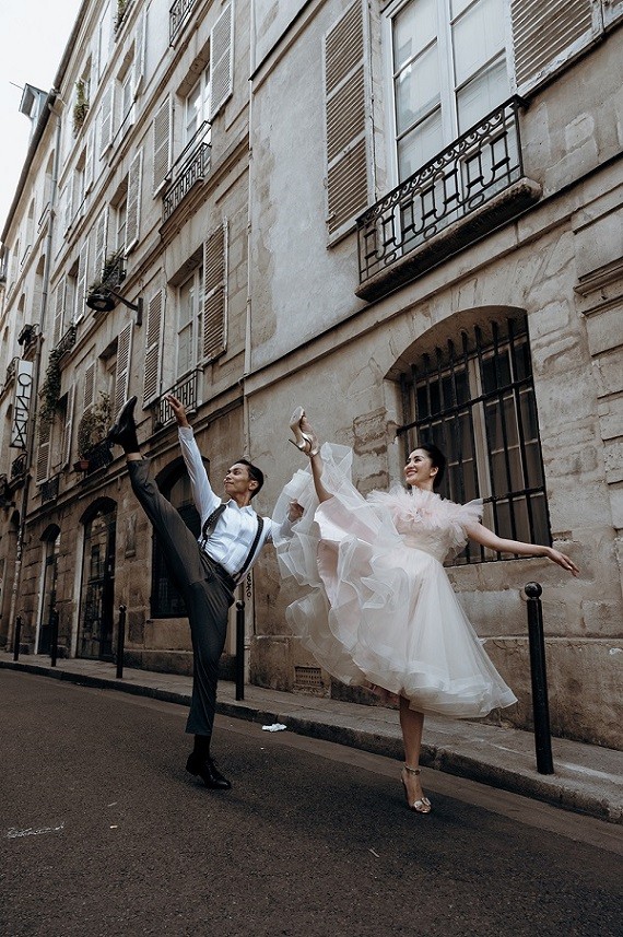 Ảnh cưới chụp ở Paris đậm chất khiêu vũ của Khánh Thi - Phan Hiển-3