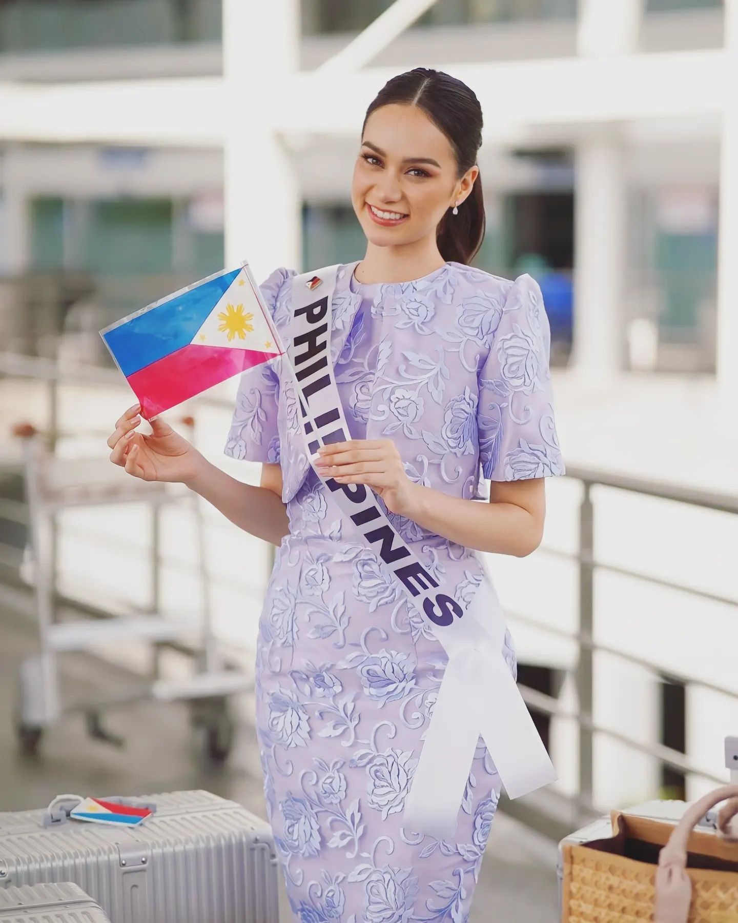 Nhan sắc Việt biết 4 ngoại ngữ được dự đoán là Á hậu Hoa hậu Quốc tế 2022-3