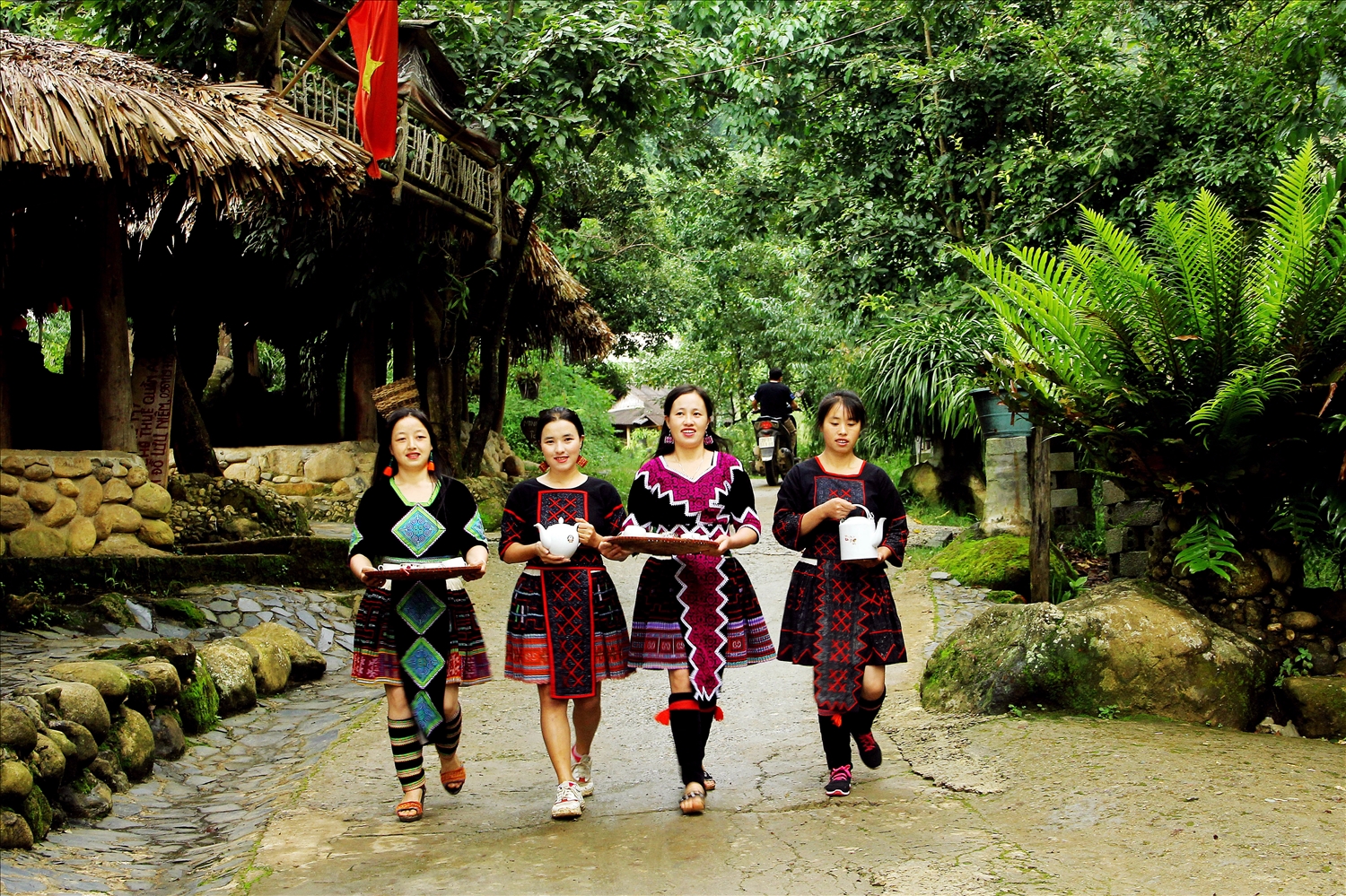Gắn du lịch cộng đồng với văn hóa truyền thống để phát triển bền vững-1