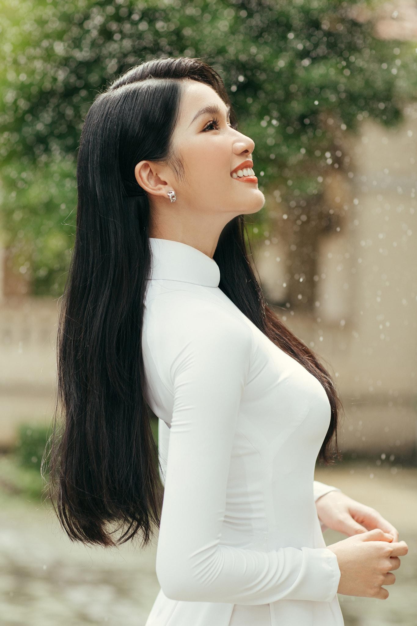'Á hậu học giỏi' Phương Anh diện áo dài trắng, nhắn nhủ xúc động trong ngày tựu trường-6