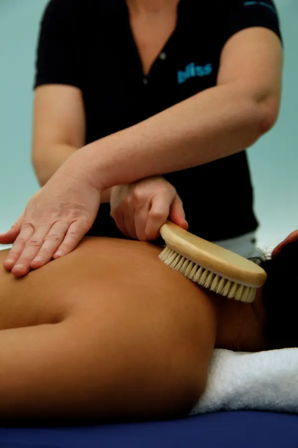 Thực hư liệu pháp massage trẻ hóa da của nhiều người nổi tiếng-2