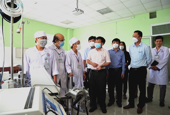 Quảng Ngãi: Hòa Phát trao tặng máy ECMO trị giá 2,8 tỉ đồng cho Bệnh viện Đa khoa tỉnh-2