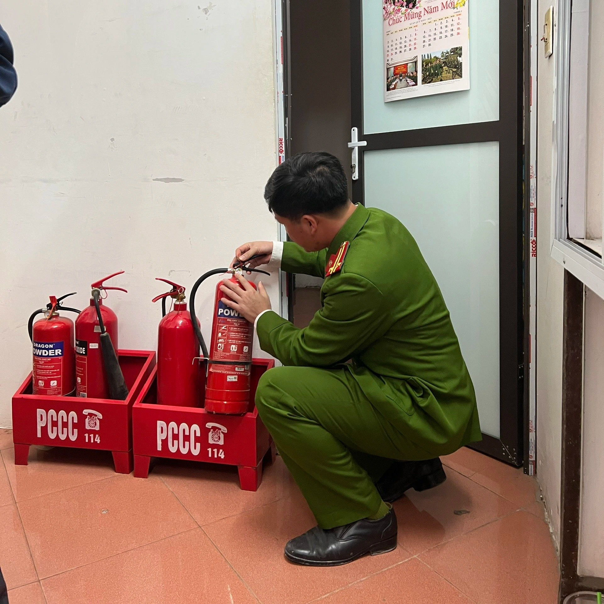 Kiểm tra phòng cháy chữa cháy tại 45 điểm bán pháo hoa ở Thủ đô-2