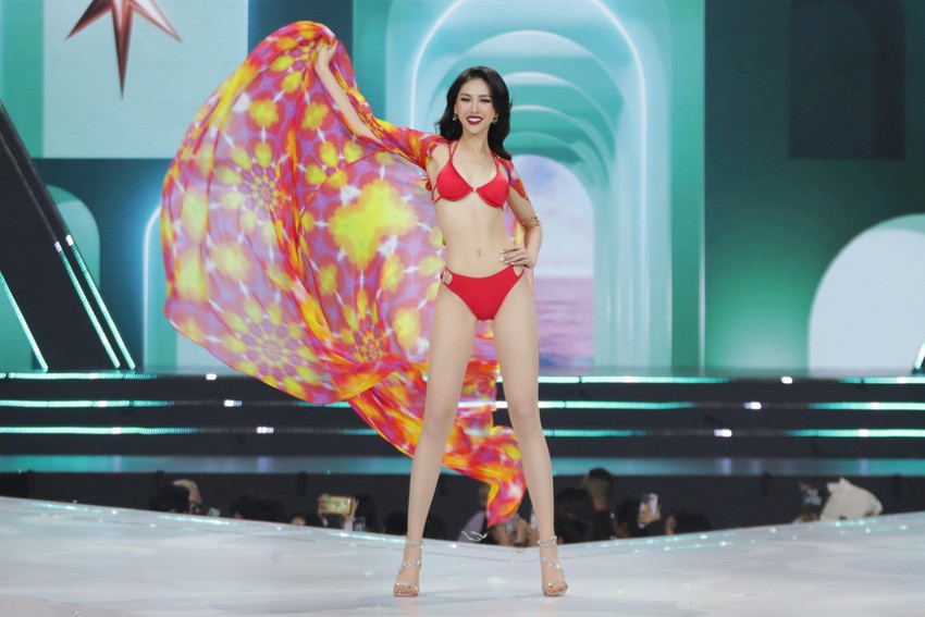 Hình ảnh bốc lửa của thí sinh Hoa hậu Hoàn vũ Việt Nam trong trang phục bikini-7