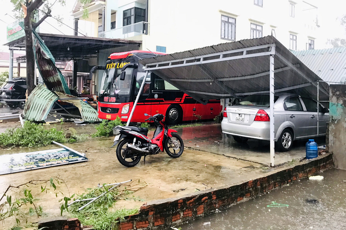 Quảng Trị: Trận lốc xoáy khiến 200 nhà dân bị tốc mái, 3 người bị thương-5