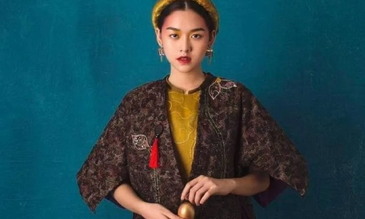 Xem ảnh Á hậu Tường San năm 15 tuổi, dân mạng xuýt xoa khen 'đẹp từ trong trứng'-cover-img