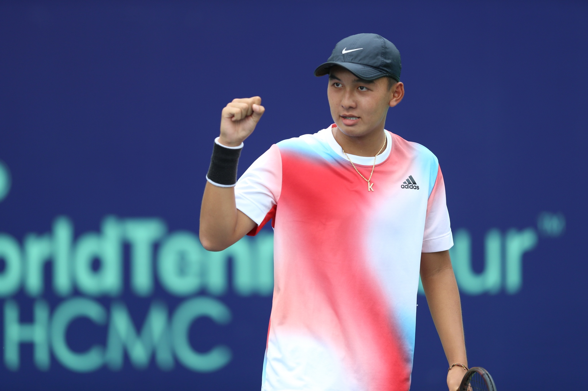 Đinh Viết Tuấn Minh bất ngờ vô địch đơn nam giải quần vợt trẻ quốc tế TP.HCM-1