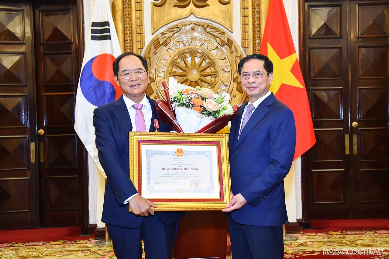 Đại sứ Hàn Quốc tại Việt Nam nhận Huân chương Hữu nghị-1