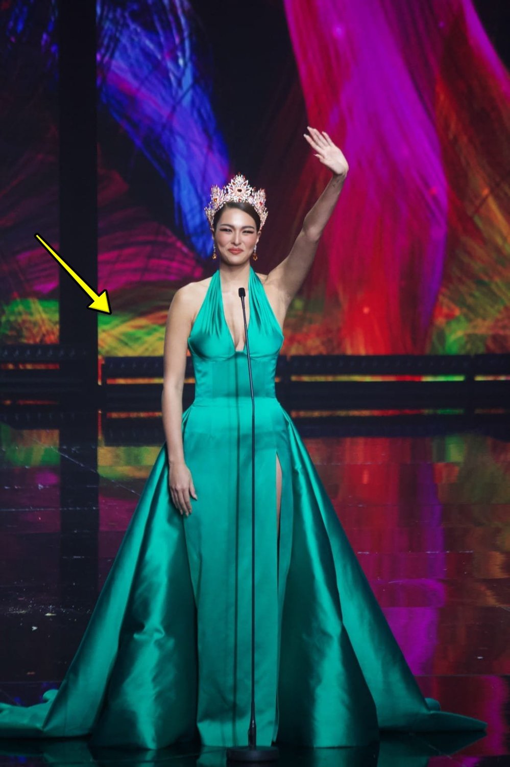 Phong độ sắc vóc của Hoa hậu "ngoại cỡ" Thái trước và sau đăng quang-2