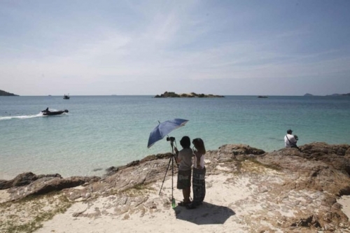 Thái Lan cấm nữ du khách mặc bikini trên đảo của hải quân?-1